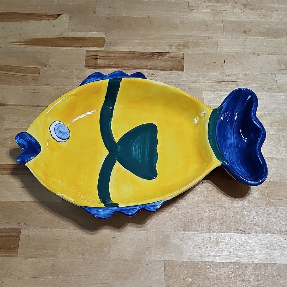 🐠 Hand-Painted Ceramic Fish Platter/Serving Dish - Yellow & Blue | 15"